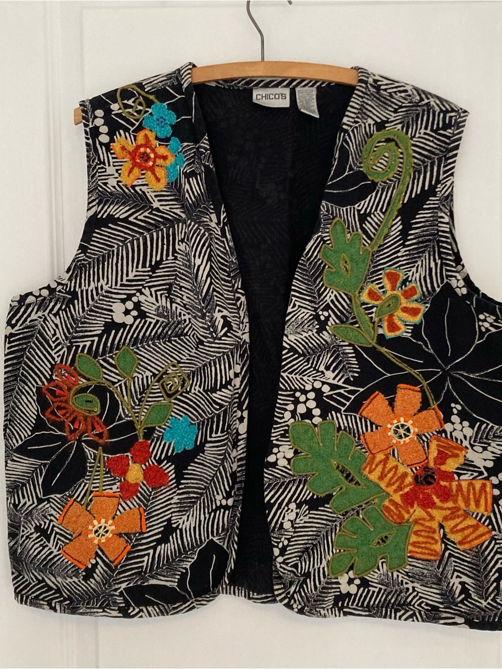 Chico's Black & Ivory Floral Embroidered Vest with Multicolor Accents Bohemian